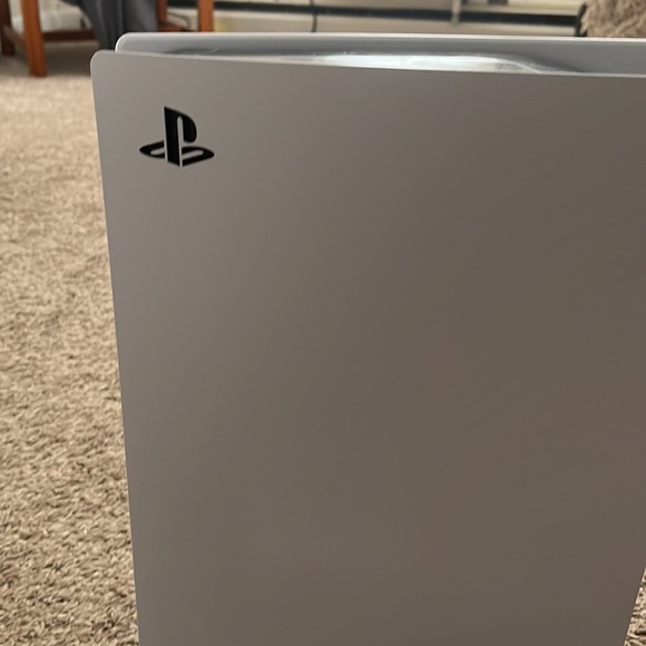 PS5 DISK VERSION - Picture 3 of 4